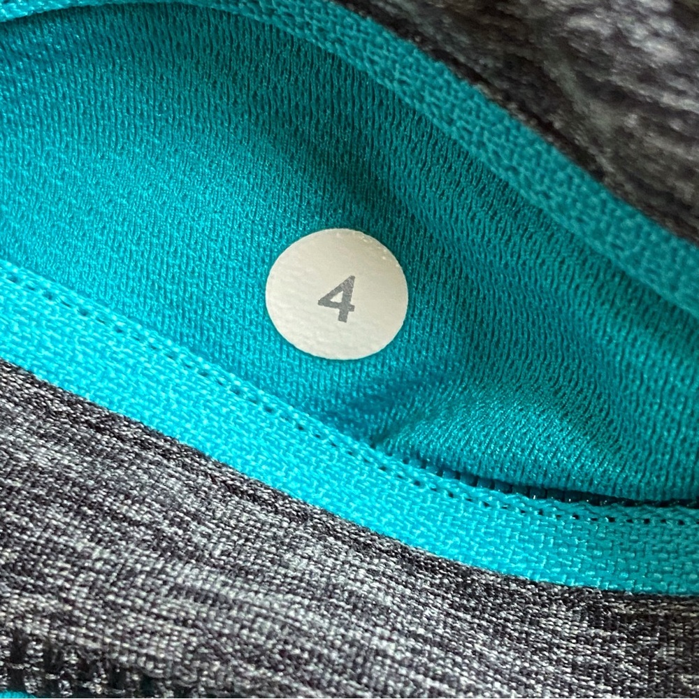 Lululemon run Heathered gray black blue stripe inspire crop leggings - Picture 8 of 14